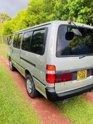 Toyota LH113 1999 Van (Used)