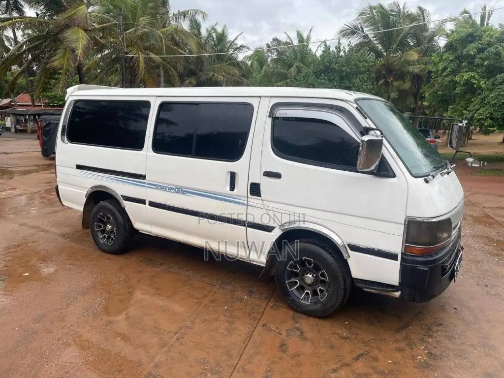 Toyota Dolphin 113 1993 Van (Used)