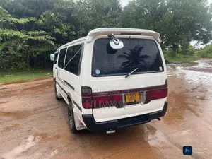 Toyota Dolphin 113 1993 Van (Used)
