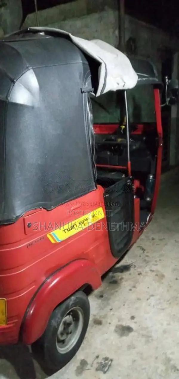 Bajaj RE 2 Stroke 2015 Three Wheel (Used)