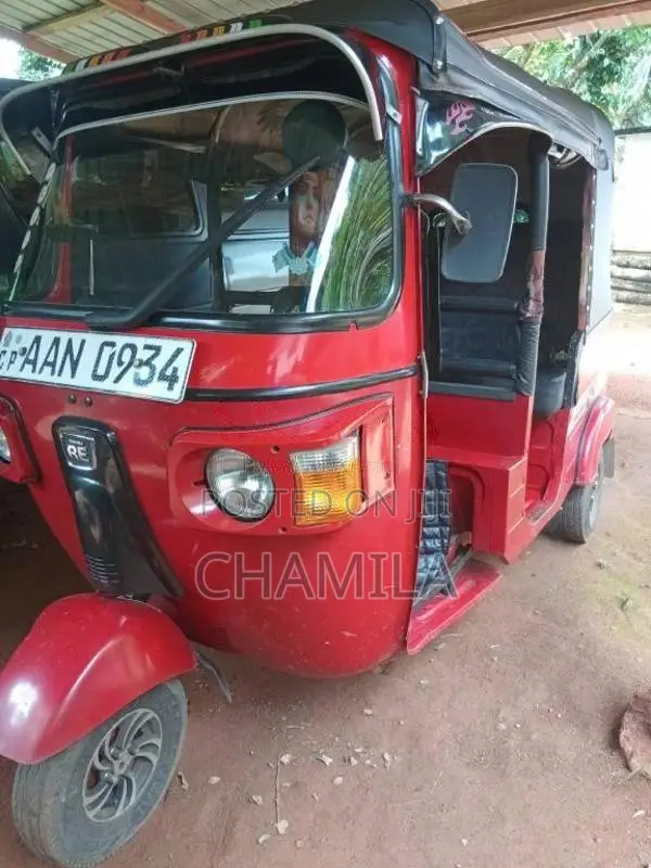 Bajaj 4 stroke 2013 Three Wheel (Used)