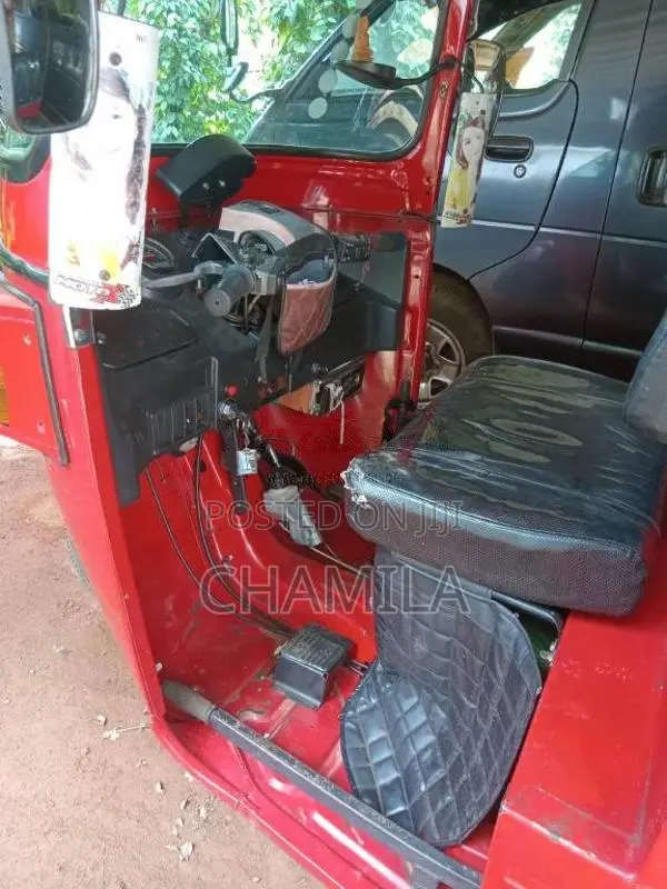 Bajaj 4 stroke 2013 Three Wheel (Used)