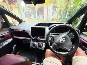 Toyota Voxy 2015 Van (Used)