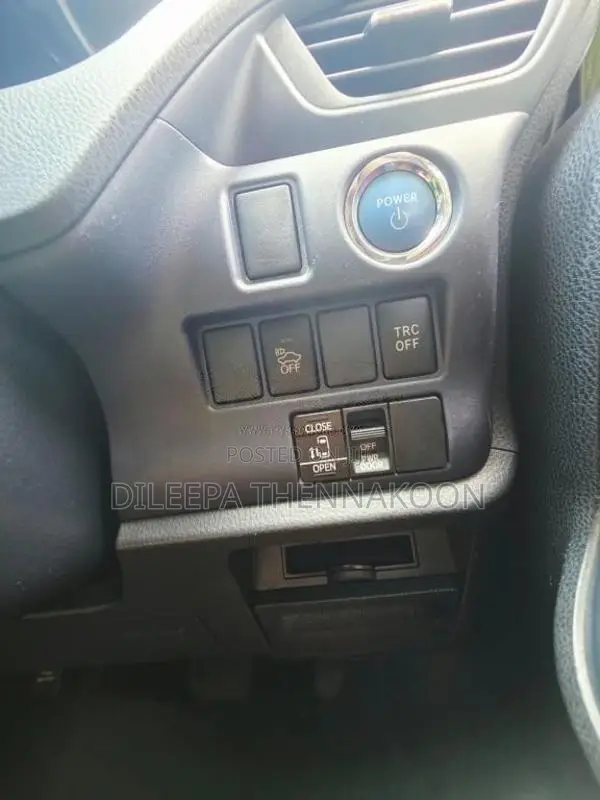 Toyota Voxy 2015 Van (Used)