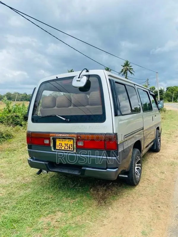 Nissan Caravan 1992 Van (Used)