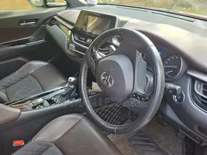 Toyota CHR NGX 10 2019 SUV (Used)