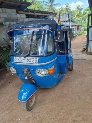 Bajaj 4 Stroke 2011 Three Wheel (Used)