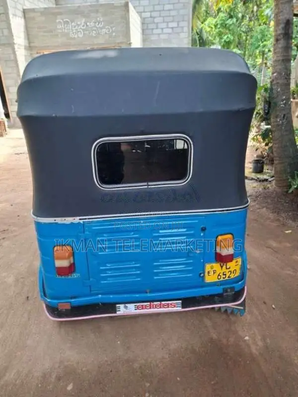 Bajaj 4 Stroke 2011 Three Wheel (Used)