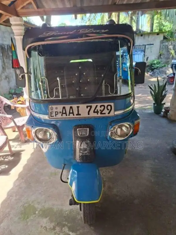 Bajaj 4 Stroke 2013 Three Wheel (Used)