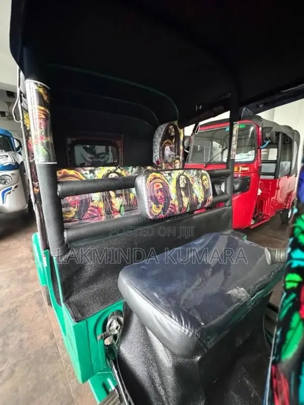 Bajaj 4 stroke 2010 Three Wheel (Used)