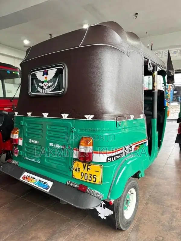 Bajaj 4 stroke 2010 Three Wheel (Used)