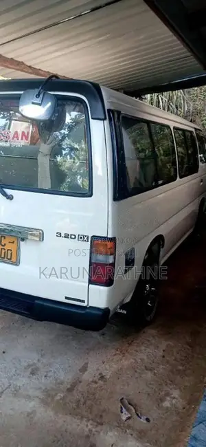 Nissan Caravan Diga 2005 Van (Used)