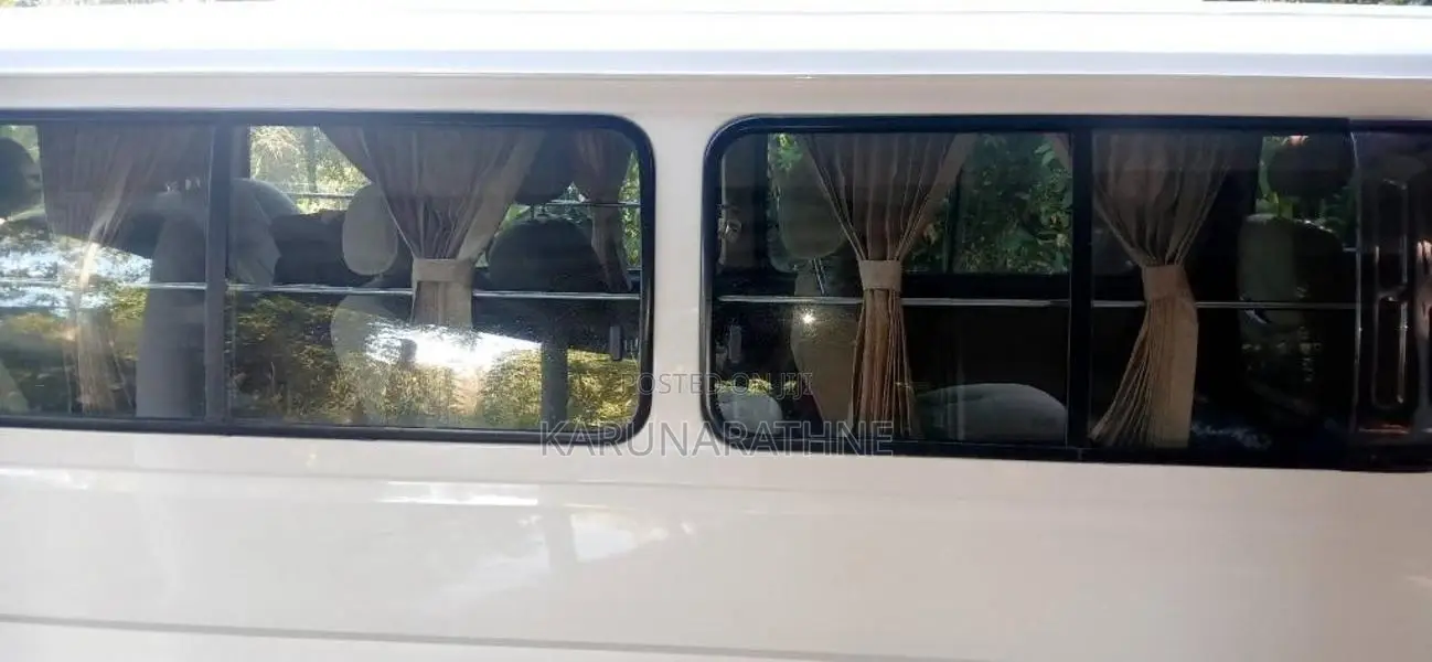 Nissan Caravan Diga 2005 Van (Used)