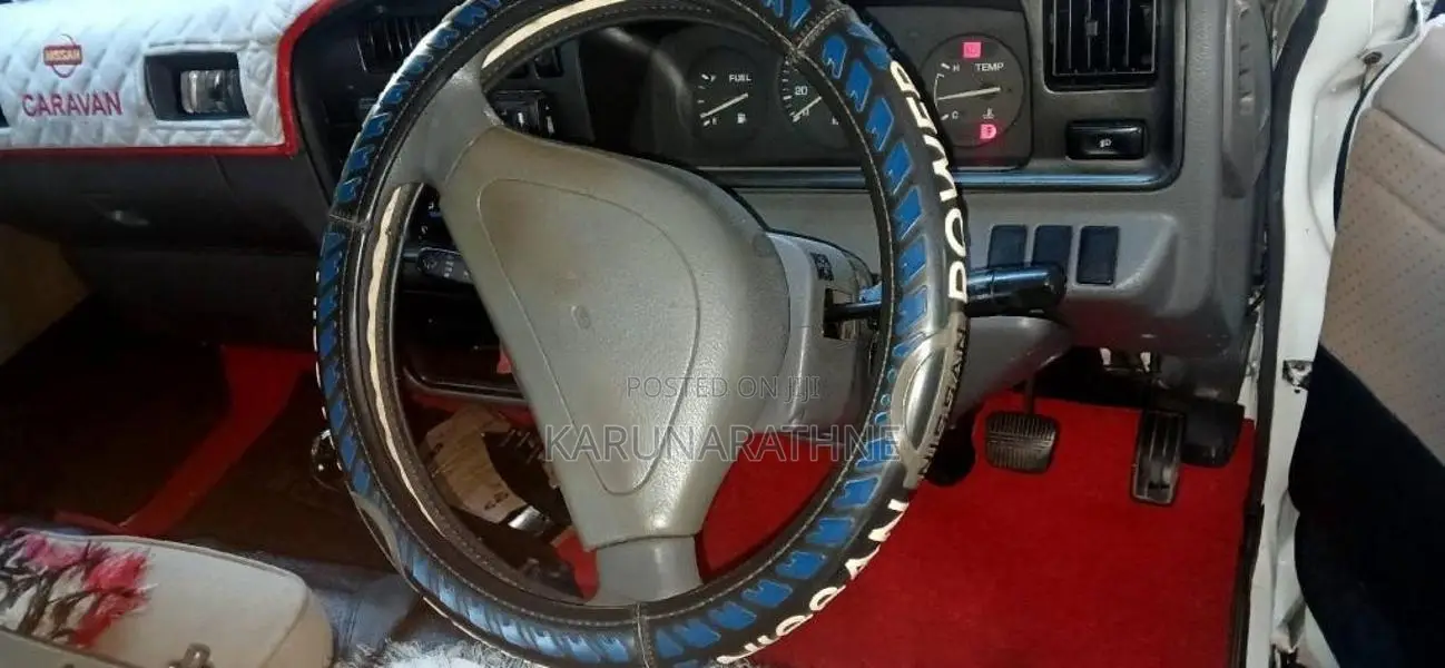 Nissan Caravan Diga 2005 Van (Used)
