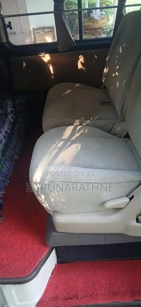 Nissan Caravan Diga 2005 Van (Used)