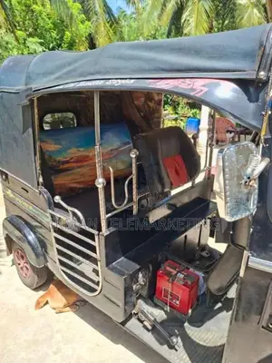Bajaj 4 Stroke 2010 Three Wheel (Used)