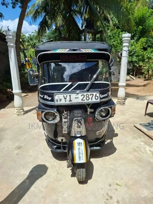 Bajaj 4 Stroke 2010 Three Wheel (Used)