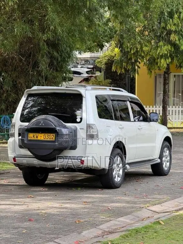 Mitsubishi Montero 2013 SUV (Used)