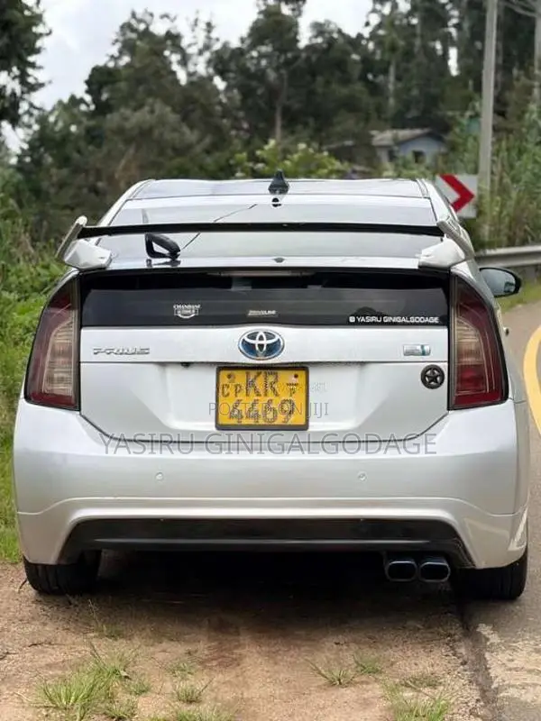 Toyota Prius 2011 Car (Used)
