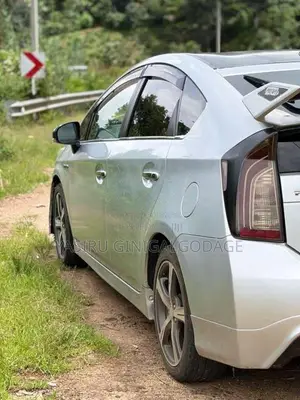 Toyota Prius 2011 Car (Used)