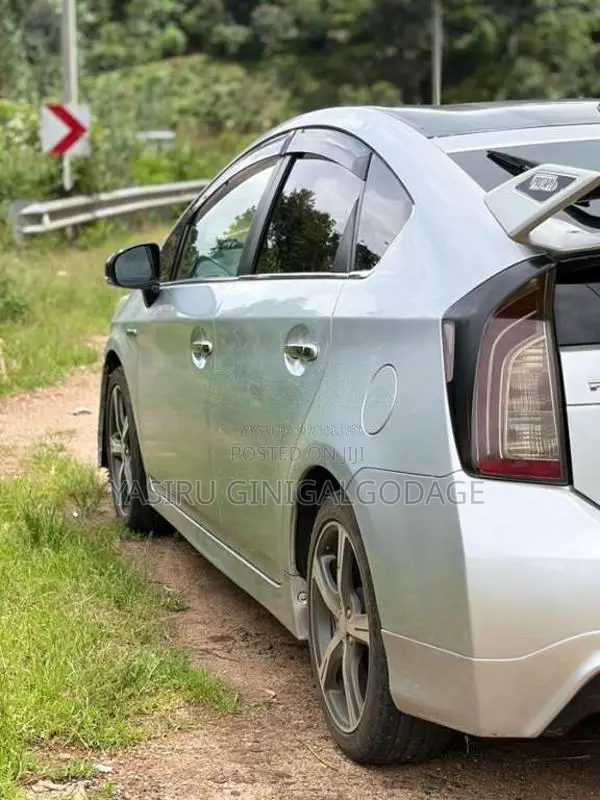 Toyota Prius 2011 Car (Used)