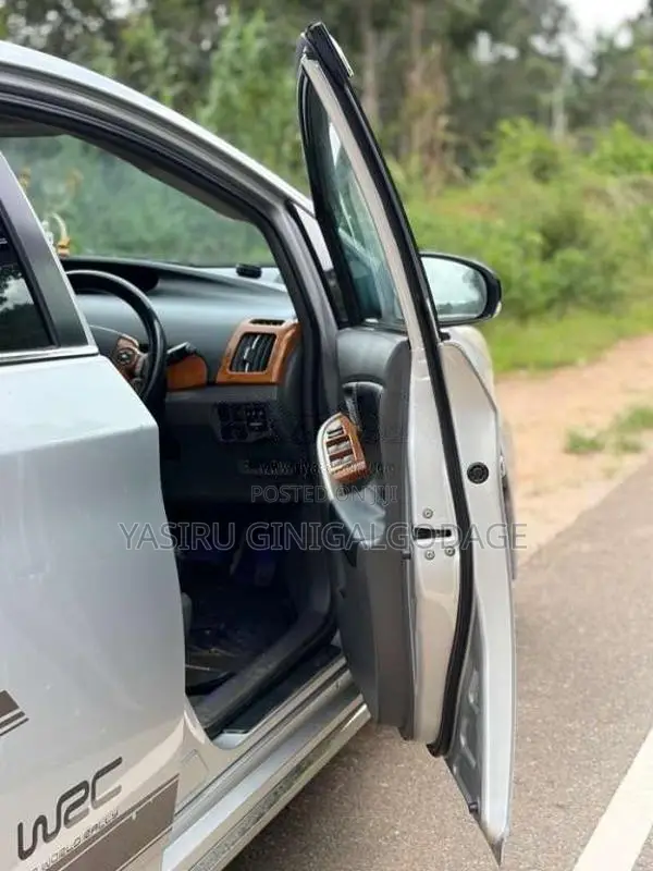 Toyota Prius 2011 Car (Used)