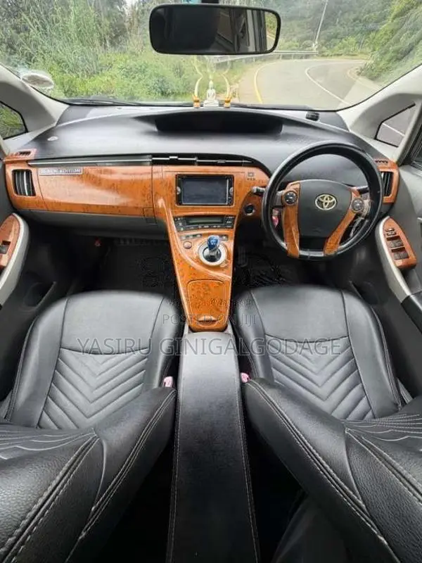 Toyota Prius 2011 Car (Used)