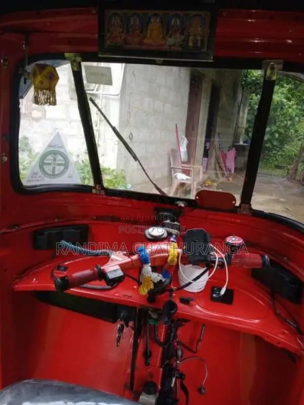 Bajaj RE 2 Stroke 2004 Three Wheel (Used)