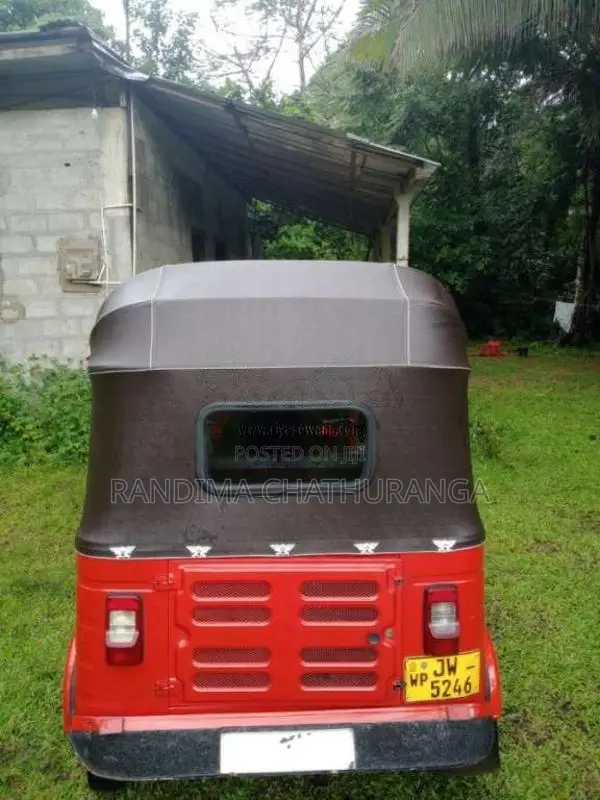 Bajaj RE 2 Stroke 2004 Three Wheel (Used)