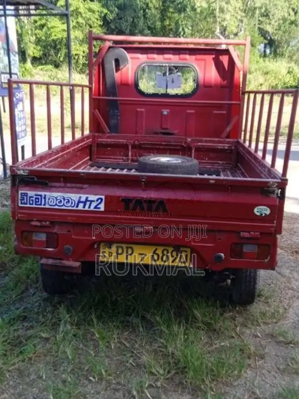 Tata Dimo Batta 2010 Lorry (Used)