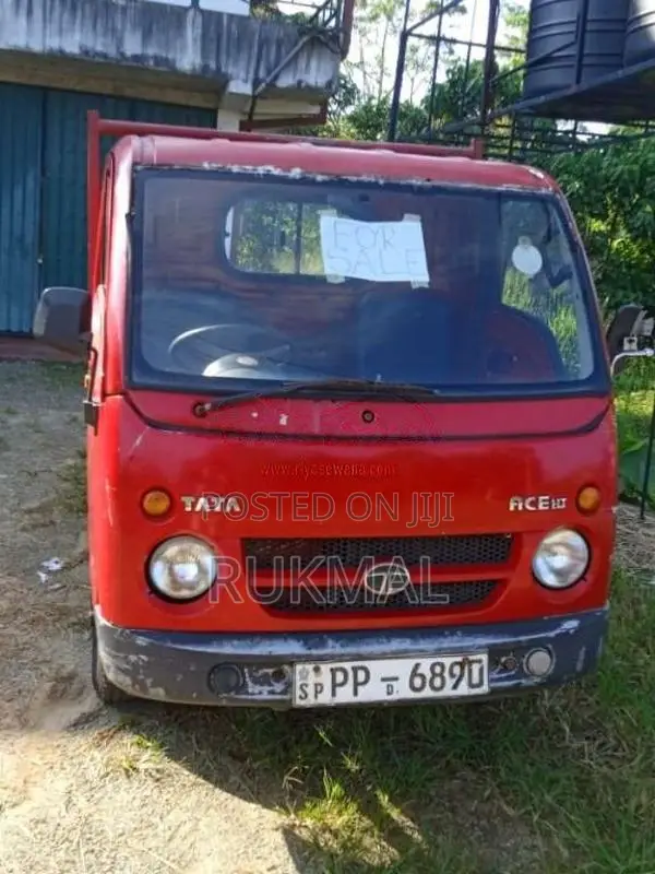 Tata Dimo Batta 2010 Lorry (Used)