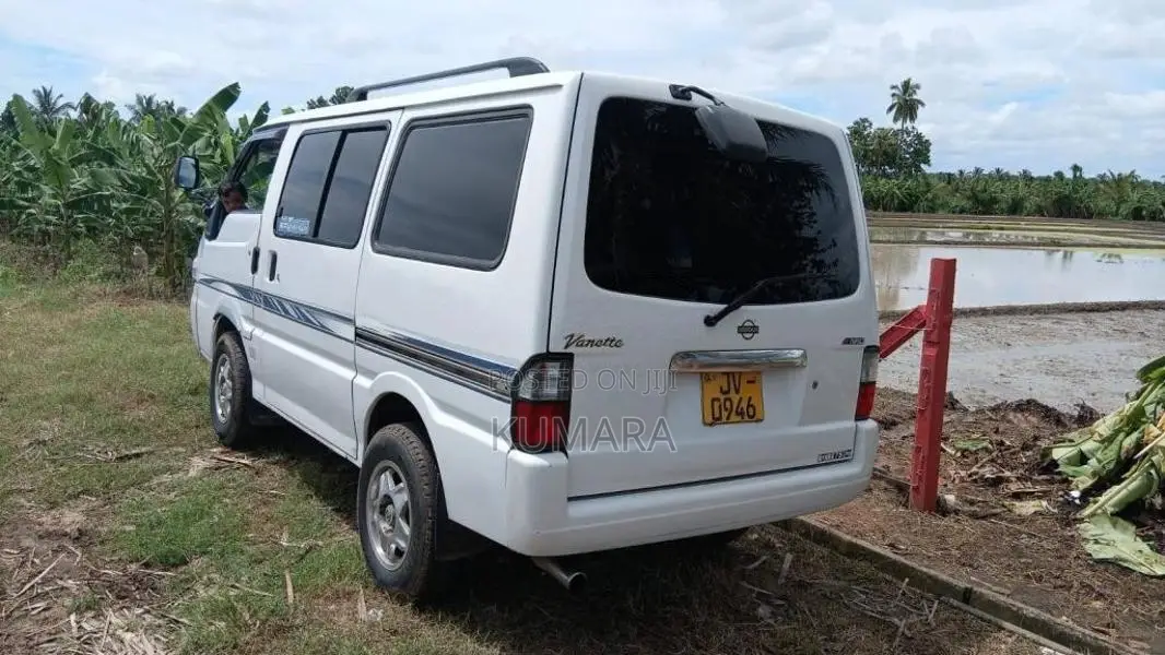 Nissan Vanette 2000 Van (Used)
