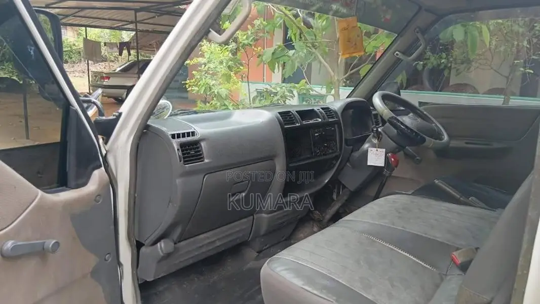 Nissan Vanette 2000 Van (Used)