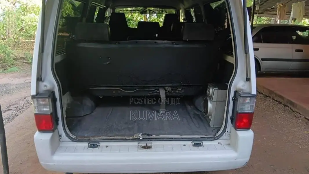 Nissan Vanette 2000 Van (Used)