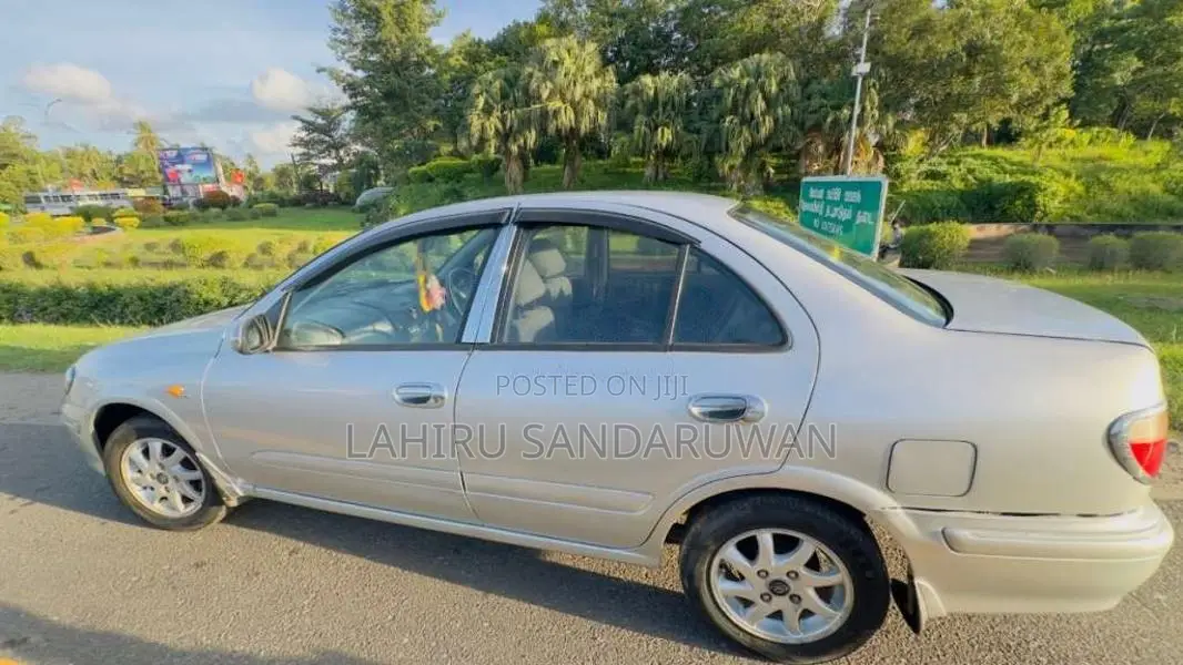 Nissan N16 2000 Car (Used)