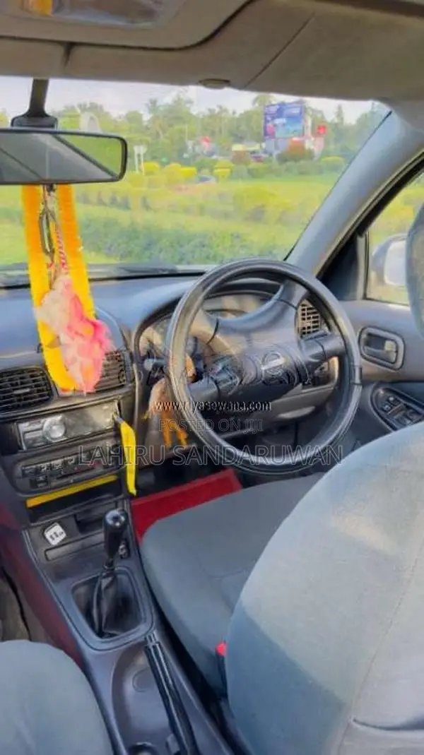 Nissan N16 2000 Car (Used)