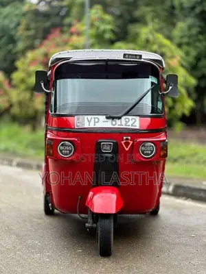Bajaj 4 Stroke 2011 Three Wheel (Used)