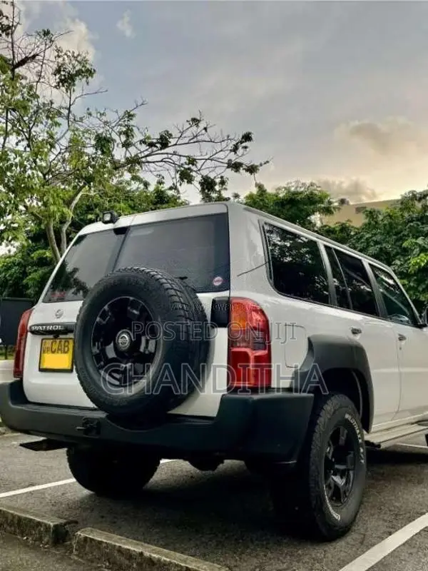 Nissan Patrol 2013 SUV (Used)