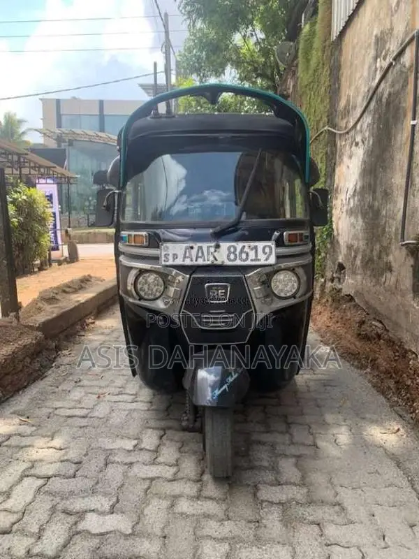 Bajaj 4 Stroke 2014 Three Wheel (Used)