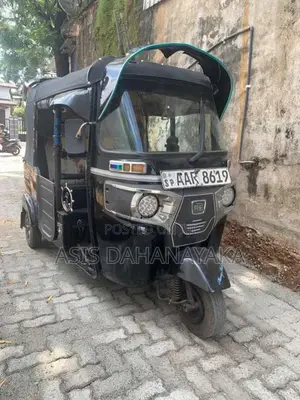 Bajaj 4 Stroke 2014 Three Wheel (Used)