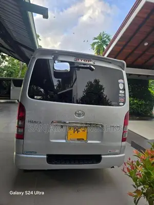 Toyota KDH Super GL 2007 Van (Used)