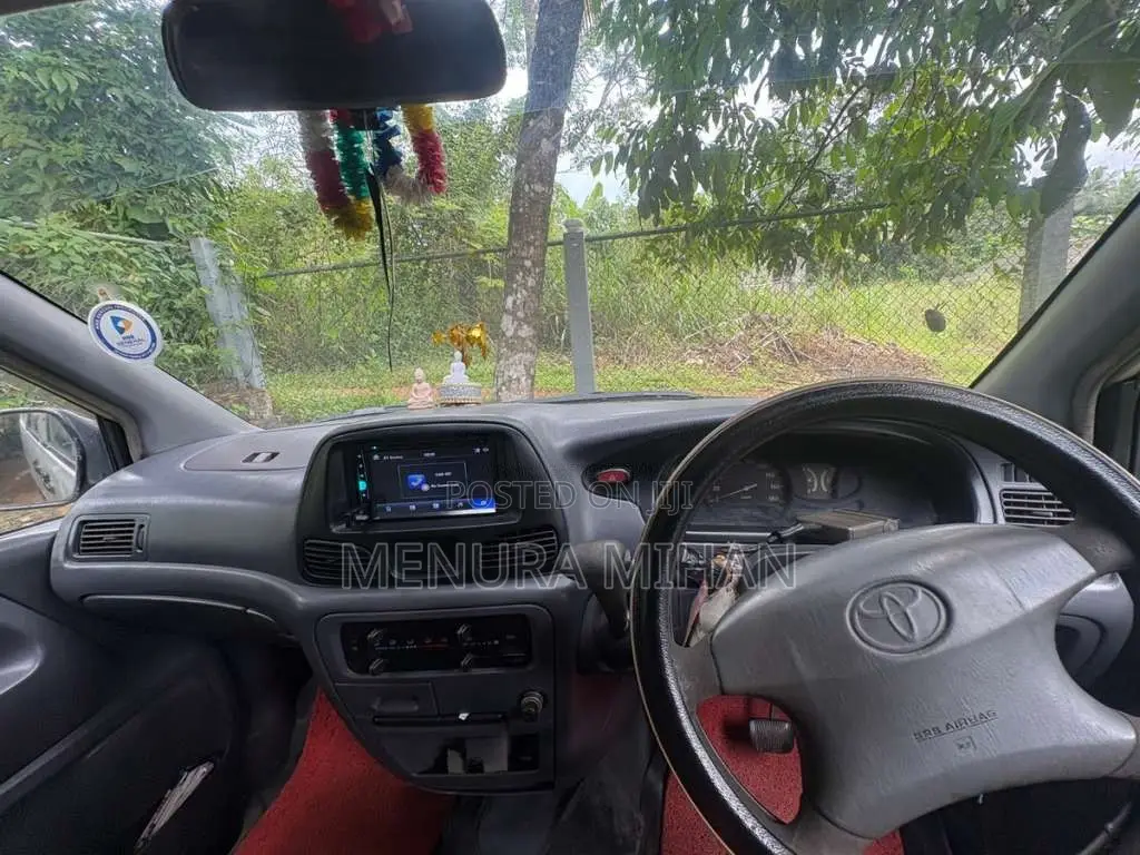 Toyota Noah 1999 Van (Used)