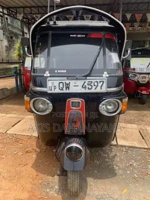 Bajaj 4 Stroke 2010 Three Wheel (Used)