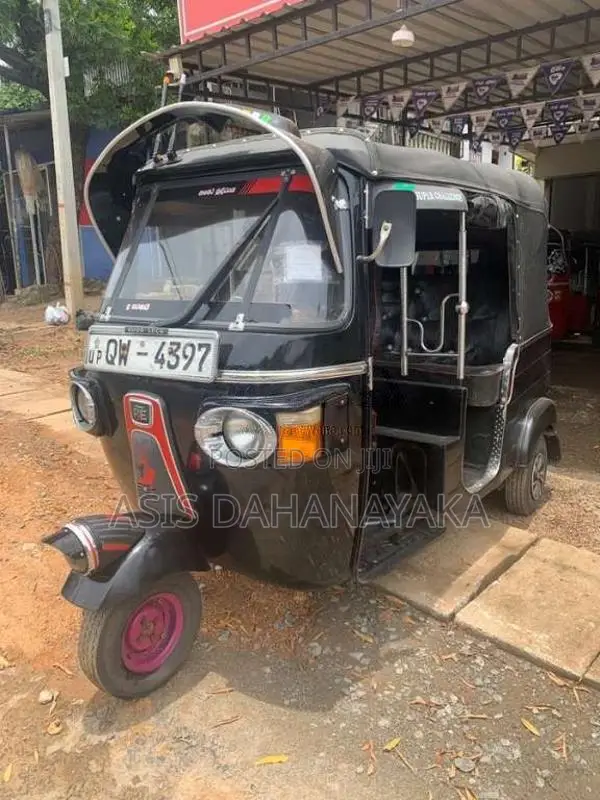 Bajaj 4 Stroke 2010 Three Wheel (Used)
