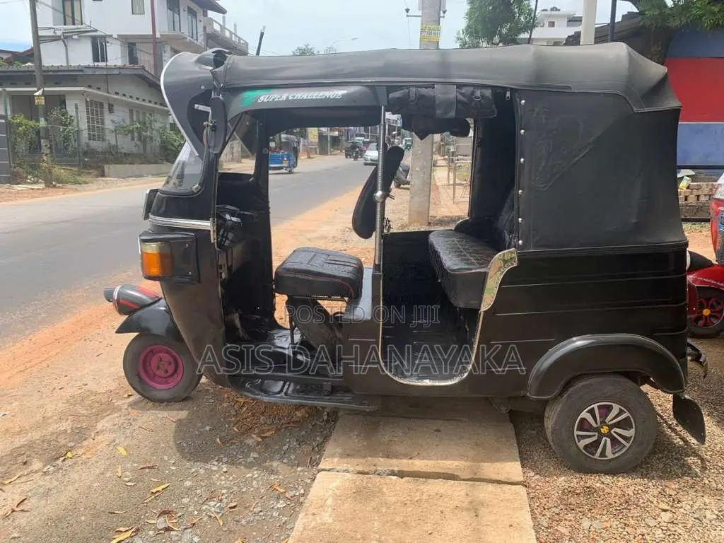 Bajaj 4 Stroke 2010 Three Wheel (Used)