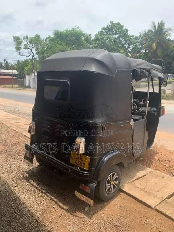Bajaj 4 Stroke 2010 Three Wheel (Used)