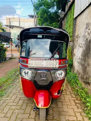 Bajaj 4 Stroke 2015 Three Wheel (Used)