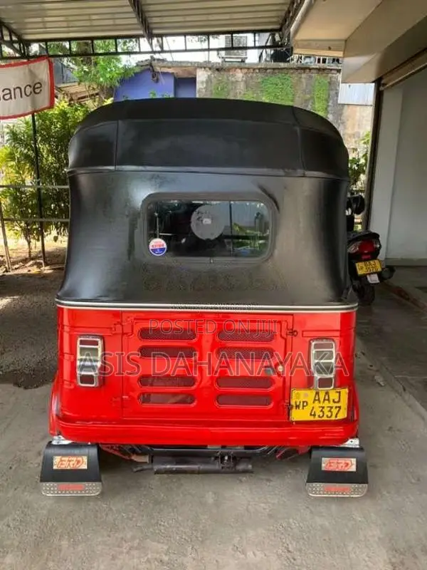 Bajaj 4 Stroke 2013 Three Wheel (Used)