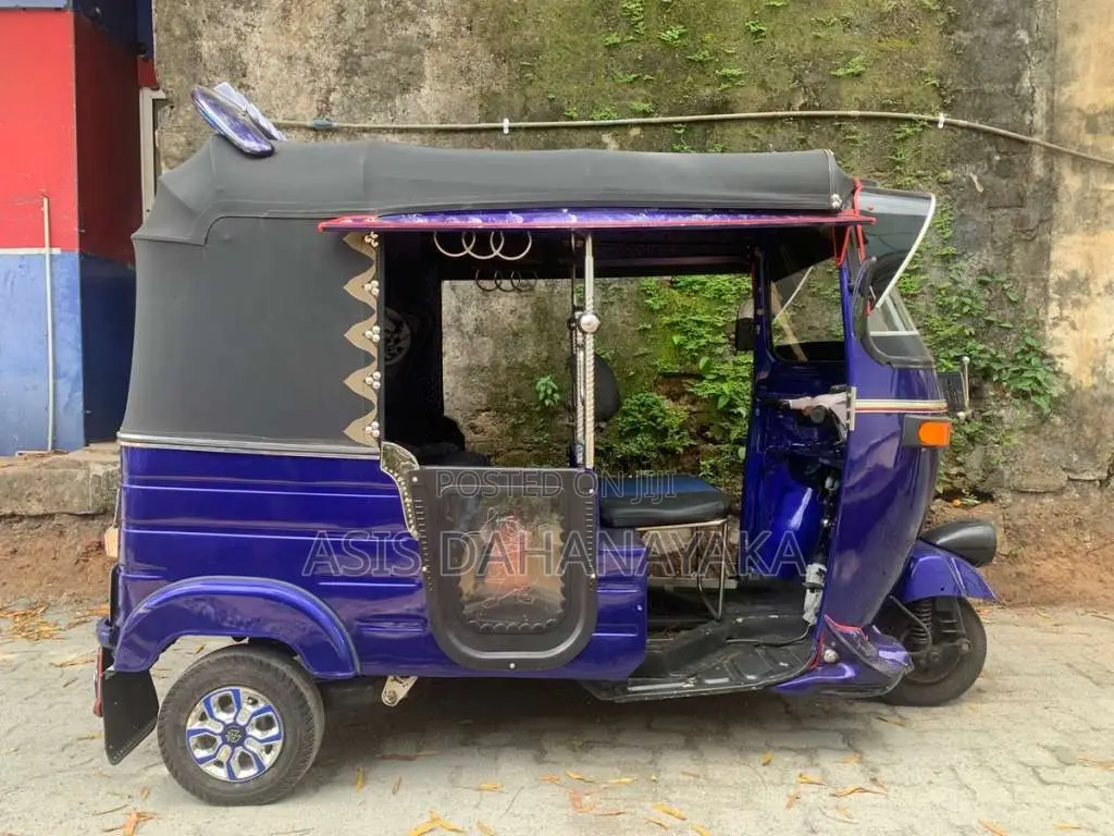 Bajaj 2 Stroke 2004 Three Wheel (Used)