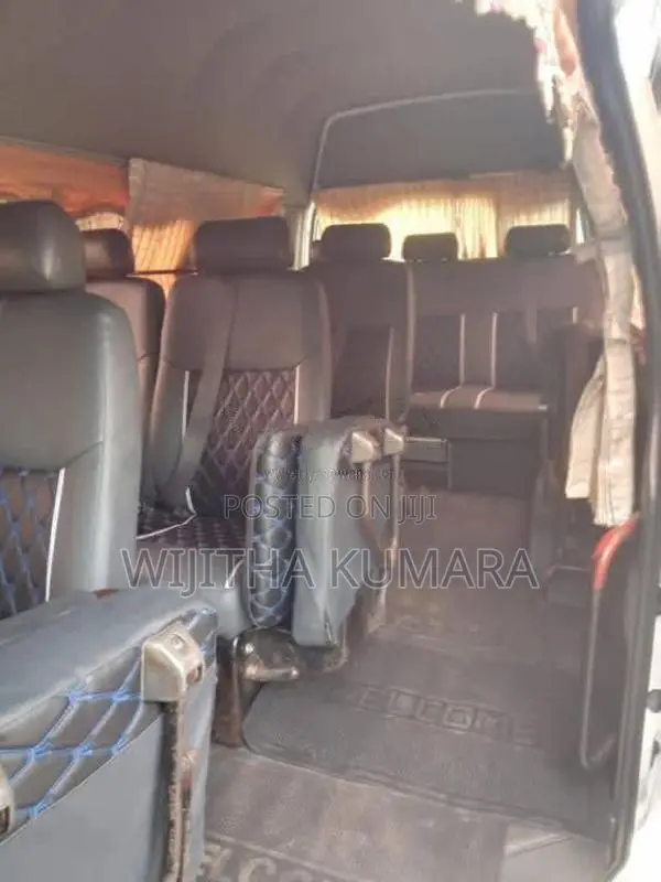 Toyota Dolphin High Roof 1998 Van (Used)